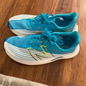 New balance Fuelcell Rebel V2